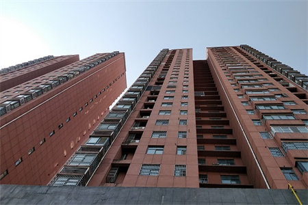 城南大同天下荆香苑3室2厅2卫170万147.63m2出售